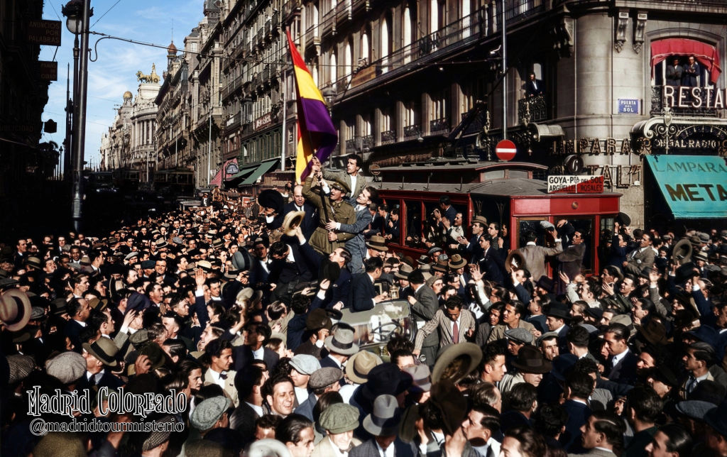 Proclamación de la Segunda República en la Puerta del Sol. Luis Ramón Marín